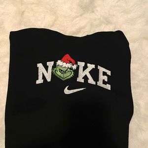 Embroidered crewneck